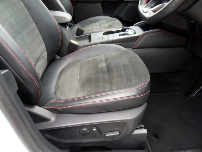 2025 Ford Kuga