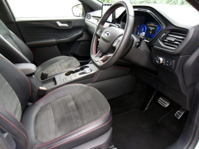 2025 Ford Kuga