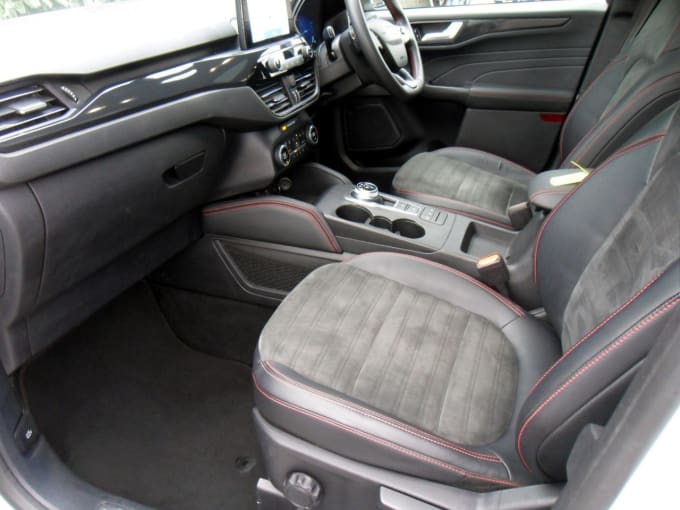 2025 Ford Kuga