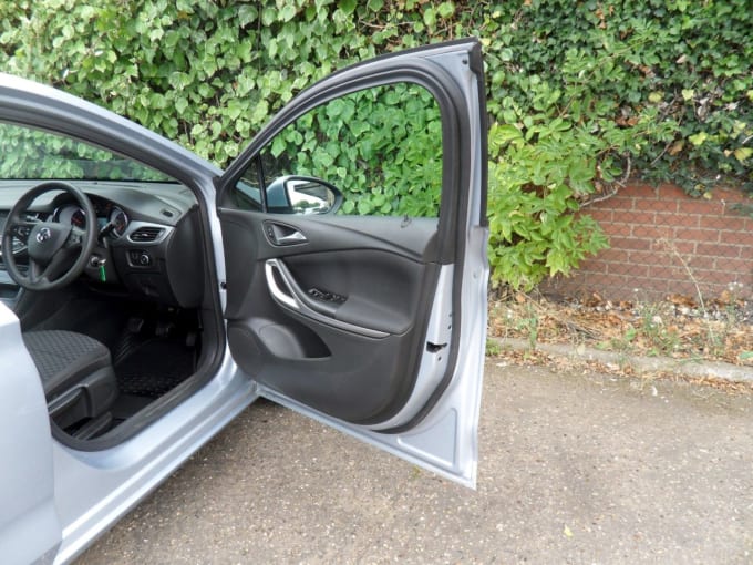 2025 Vauxhall Astra