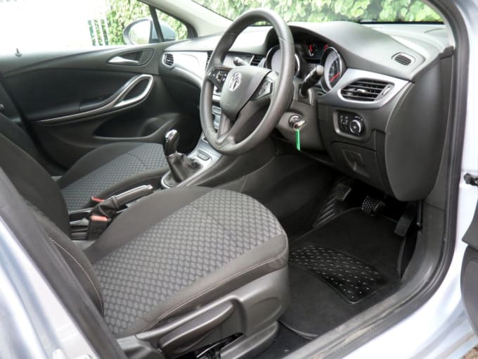 2025 Vauxhall Astra