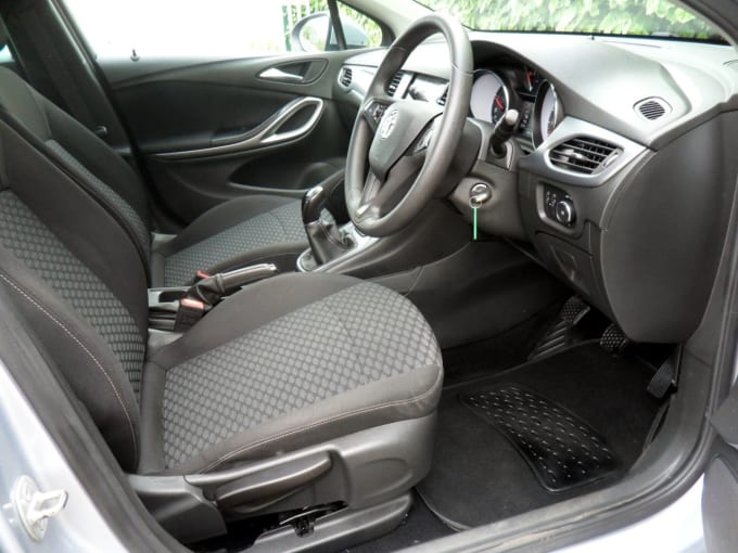 2025 Vauxhall Astra