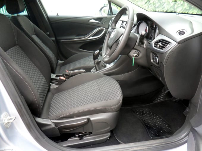 2025 Vauxhall Astra