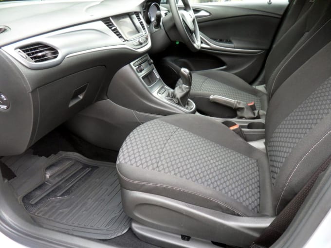 2025 Vauxhall Astra