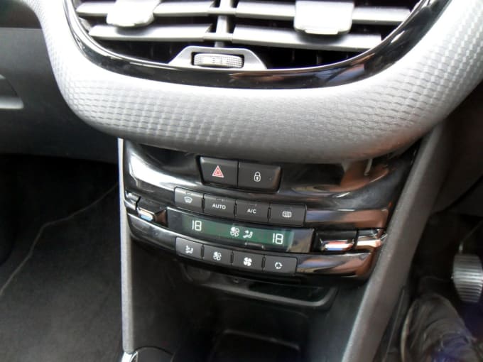 2025 Peugeot 2008