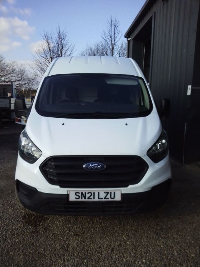 2025 Ford Transit Custom