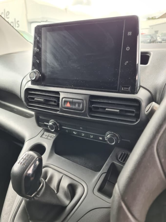 2025 Vauxhall Combo