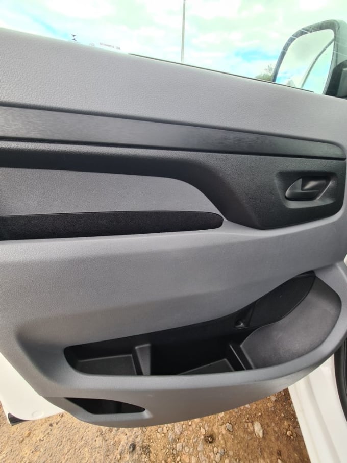 2025 Vauxhall Vivaro