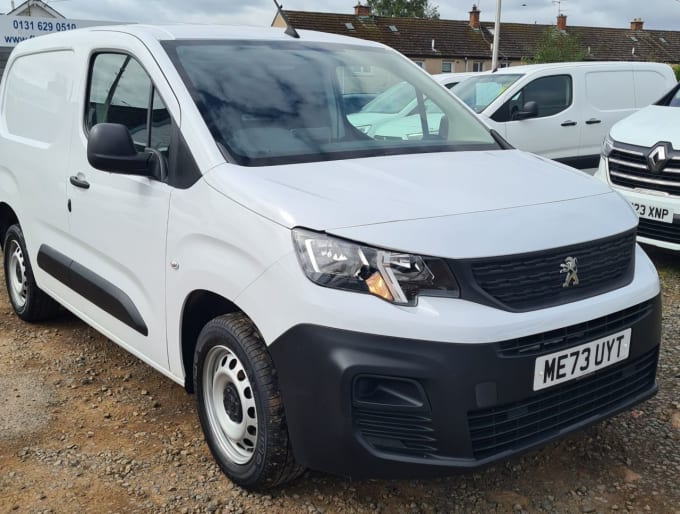 2025 Peugeot Partner