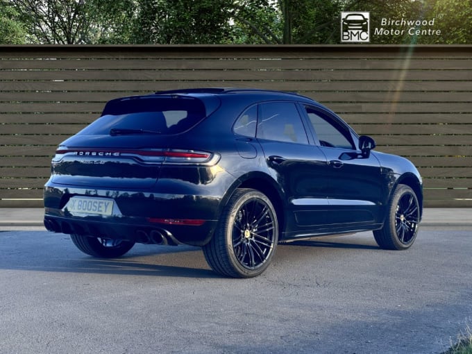 2025 Porsche Macan