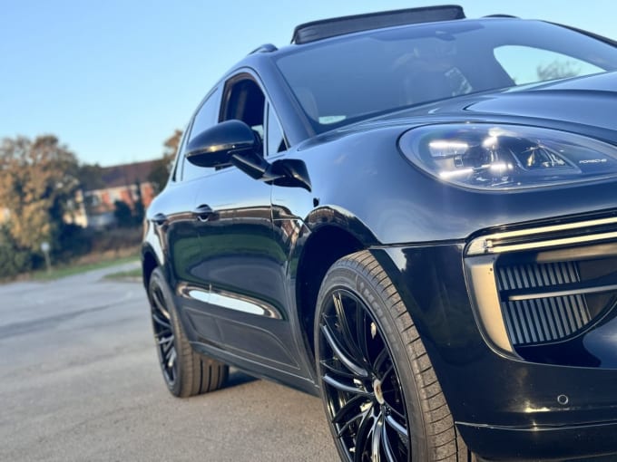 2025 Porsche Macan