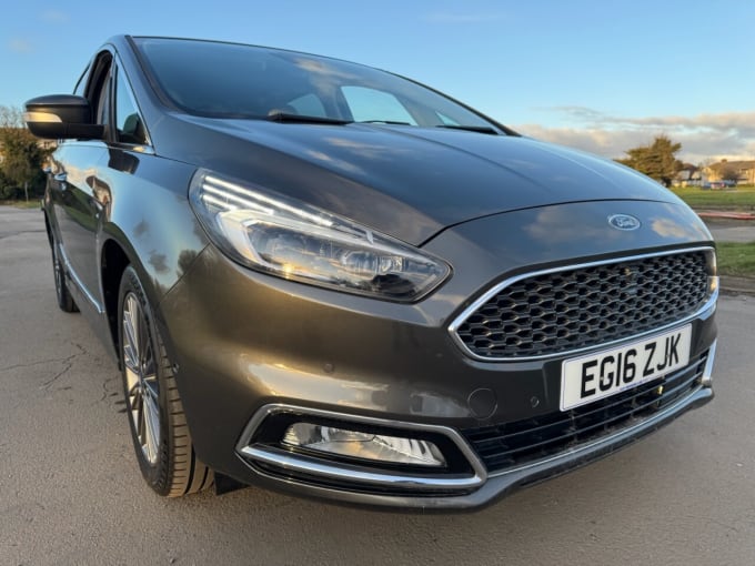 2025 Ford S-max