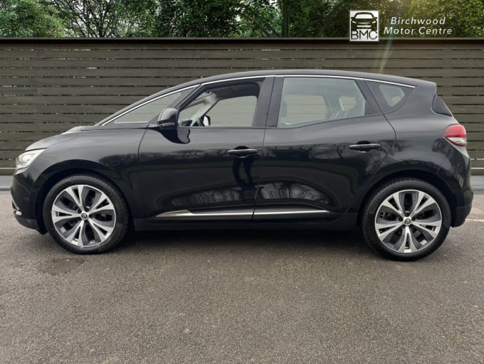 2025 Renault Scenic