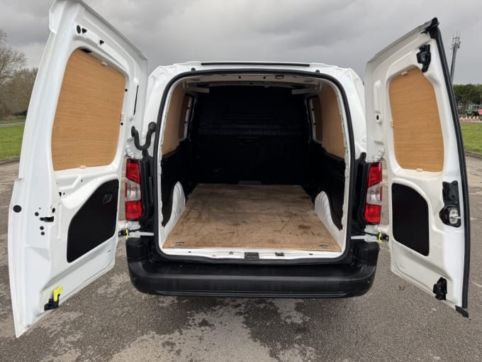 2025 Vauxhall Combo