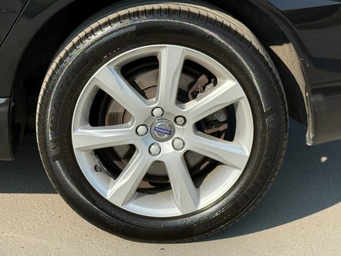 2025 Volvo V70