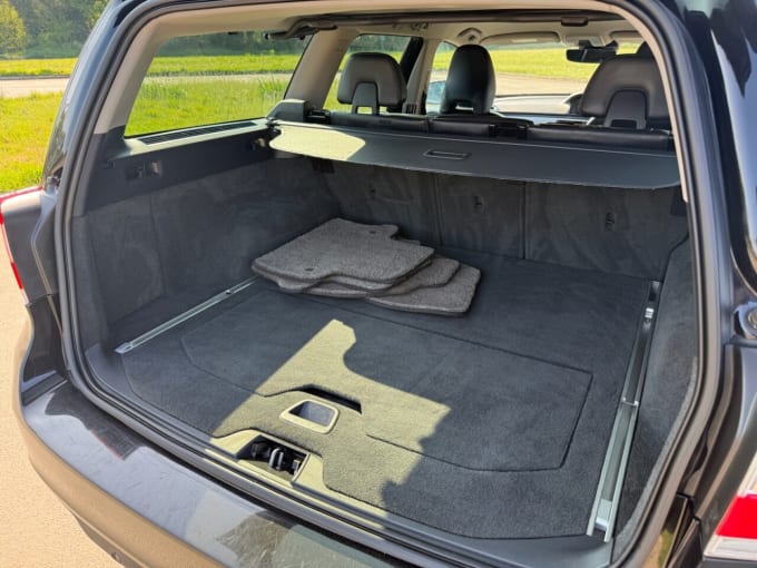 2025 Volvo V70