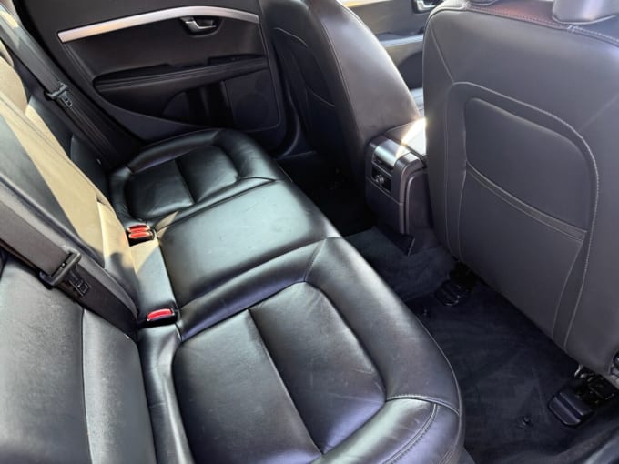 2025 Volvo V70