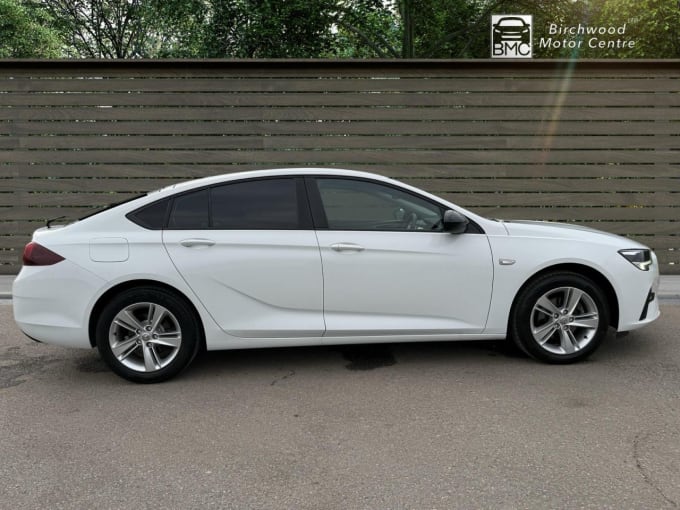 2025 Vauxhall Insignia