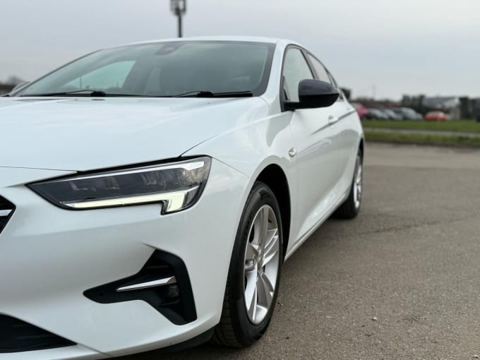 2025 Vauxhall Insignia