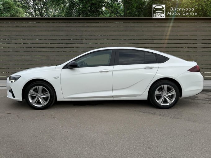 2025 Vauxhall Insignia