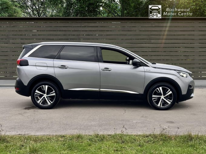 2025 Peugeot 5008