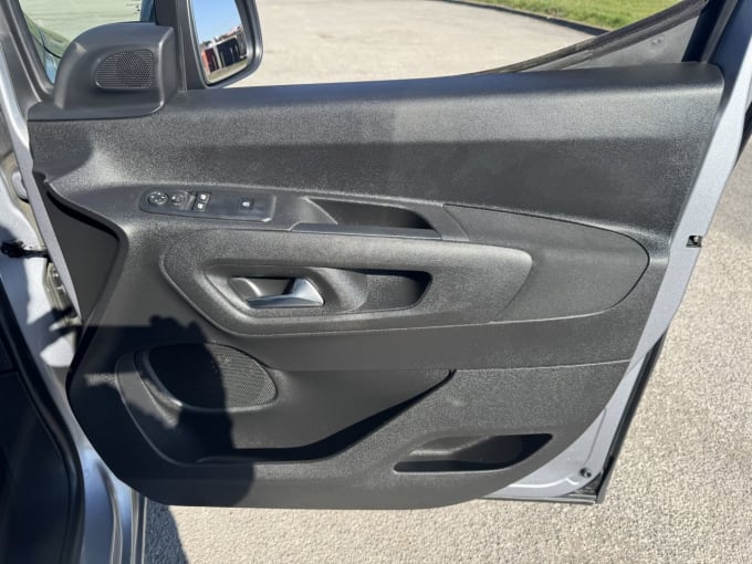 2025 Vauxhall Combo Life