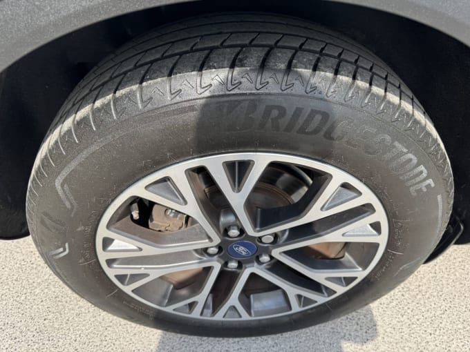 2025 Ford Kuga
