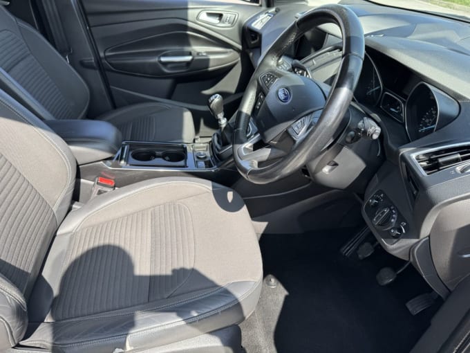 2025 Ford Kuga