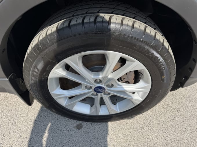 2025 Ford Kuga