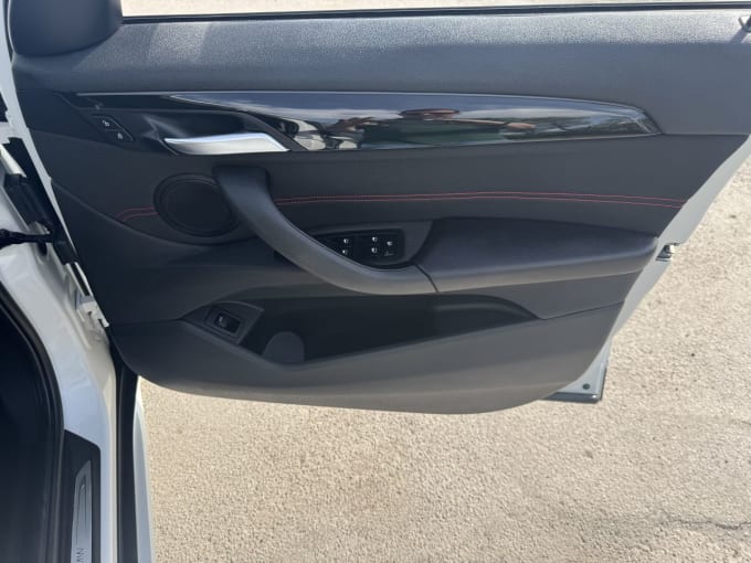 2025 BMW X1