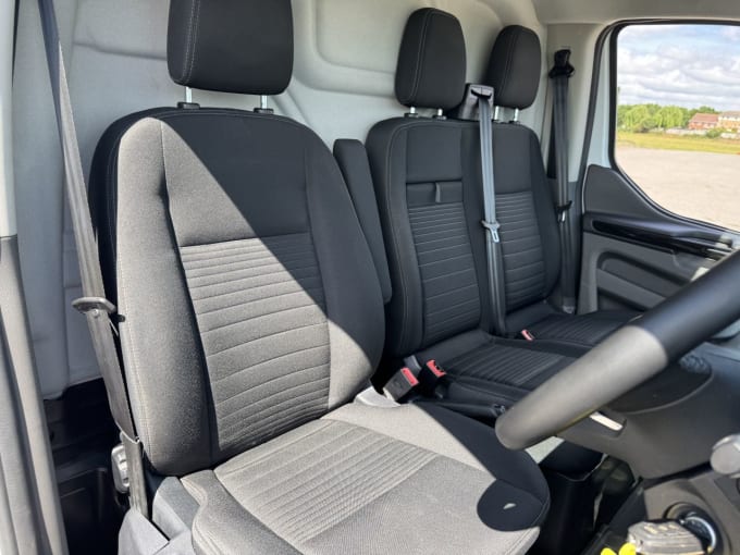2025 Ford Transit Custom