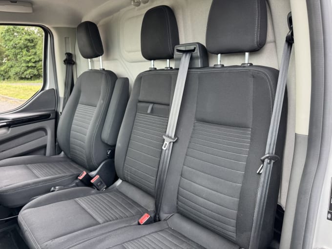 2025 Ford Transit Custom