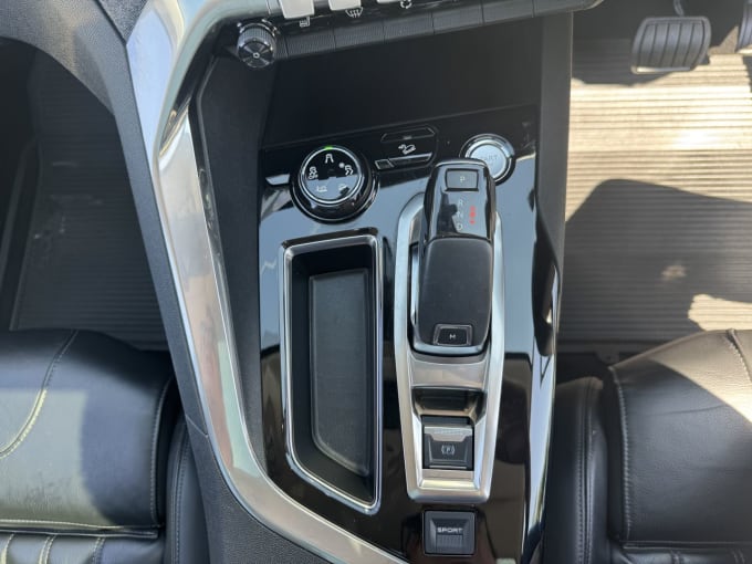 2025 Peugeot 3008