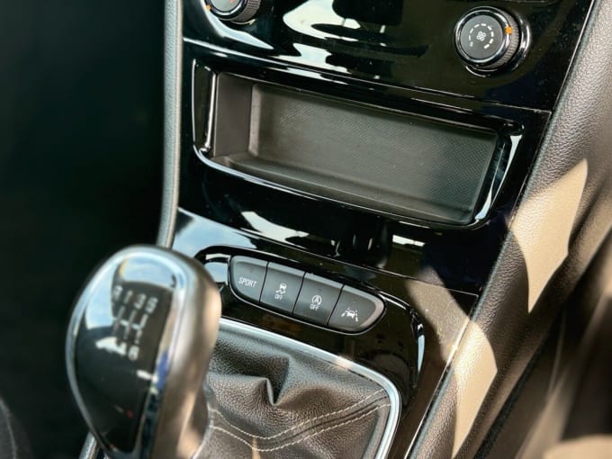 2025 Vauxhall Astra