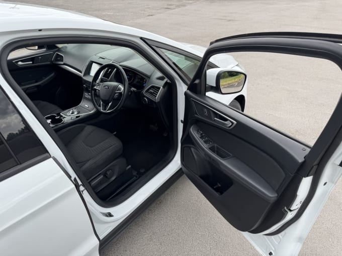 2025 Ford S-max