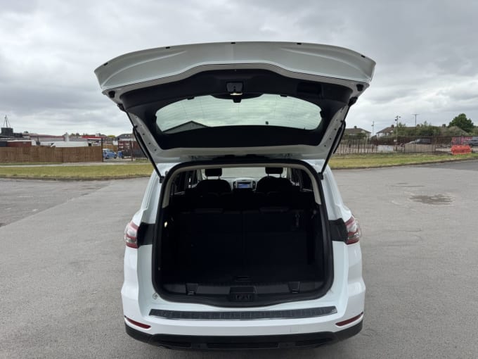 2025 Ford S-max