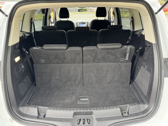 2025 Ford S-max