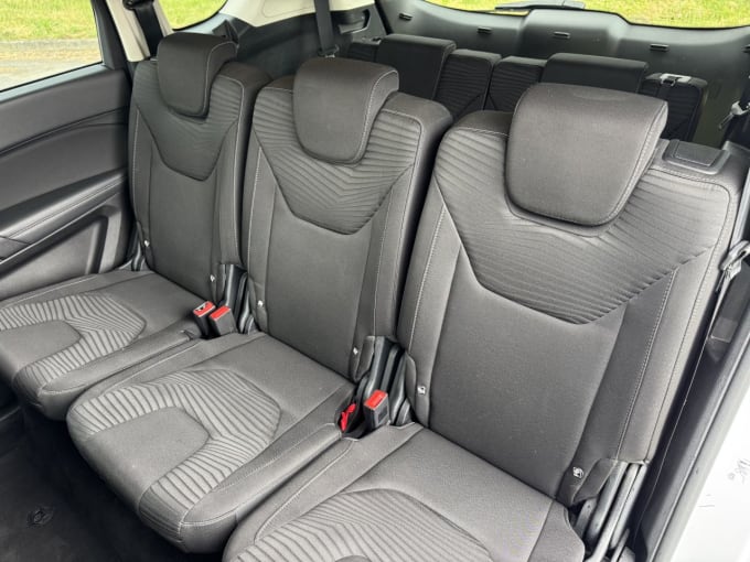 2025 Ford S-max