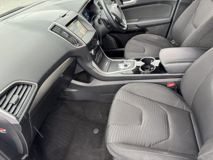 2025 Ford S-max