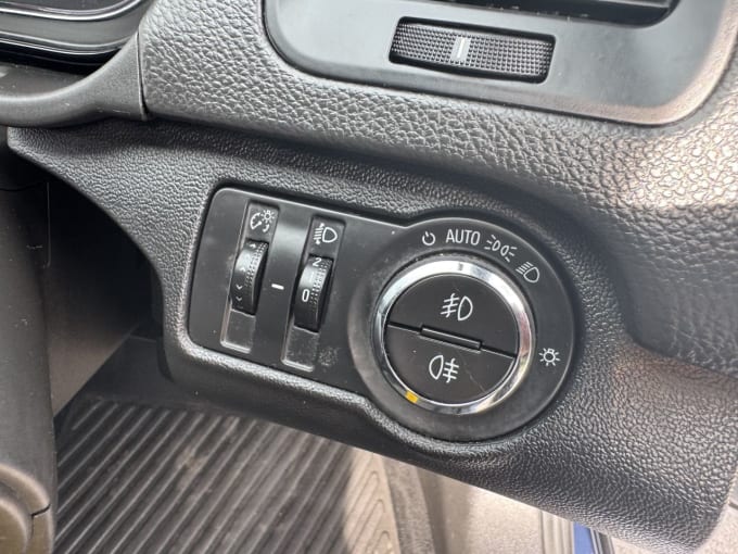 2025 Vauxhall Insignia