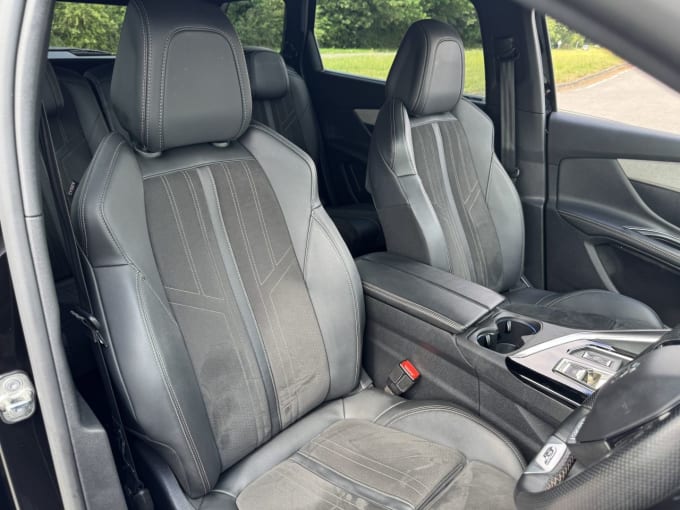 2025 Peugeot 5008