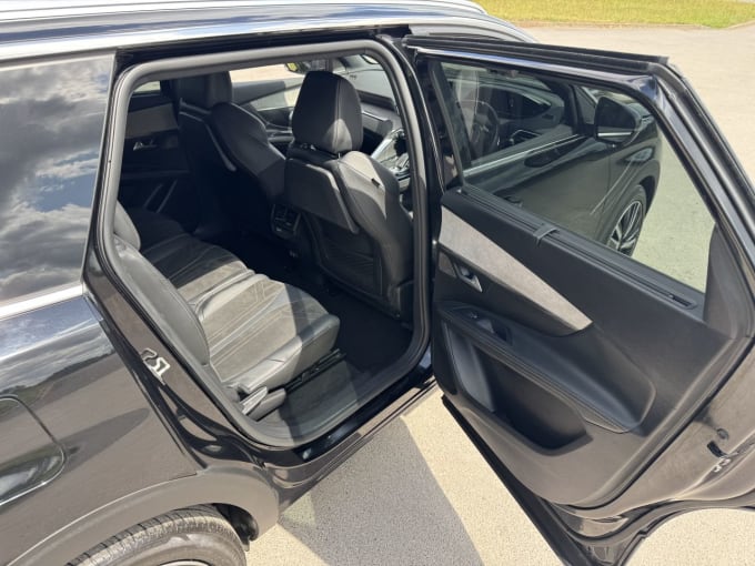 2025 Peugeot 5008