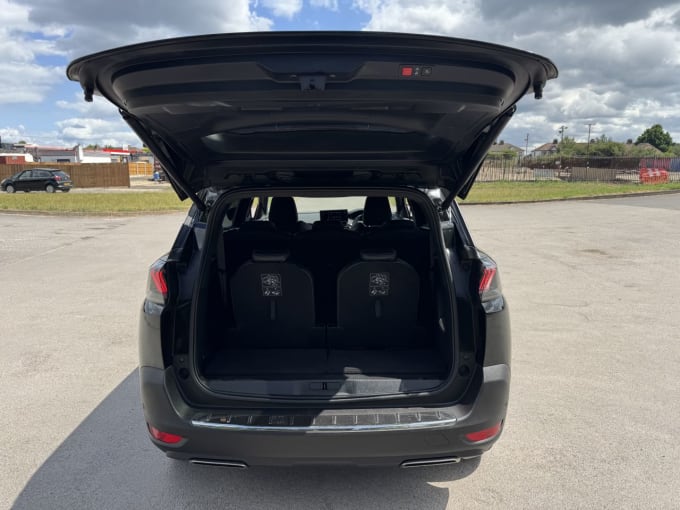 2025 Peugeot 5008