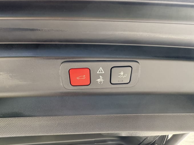 2025 Peugeot 5008