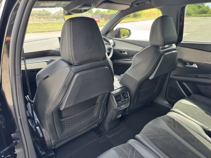 2025 Peugeot 5008