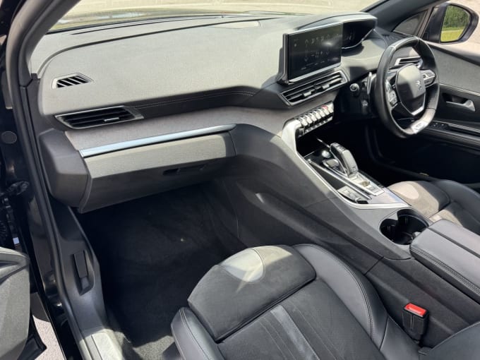 2025 Peugeot 5008