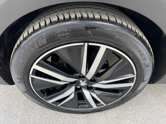 2025 Peugeot 5008