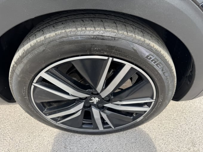 2025 Peugeot 5008