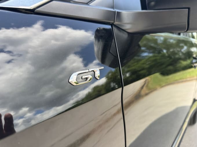 2025 Peugeot 5008