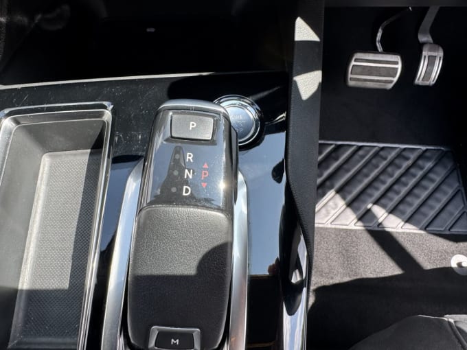 2025 Peugeot 5008